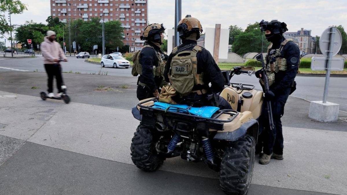 Насколько серьезно погромы во Франции ослабили позиции Макрона — РБК