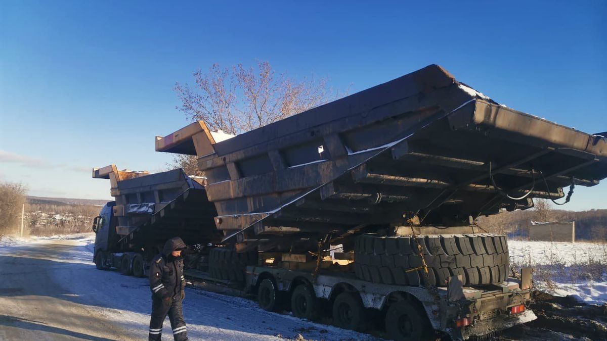 Под Новосибирском найдены брошенные тралы, перевозившие части БелАЗов — РБК