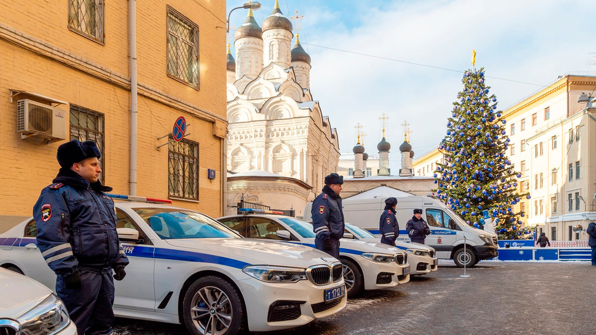 BMW X7, электрокары, Mercedes-AMG, пикапы. На чем ездит ГИБДД :: Autonews