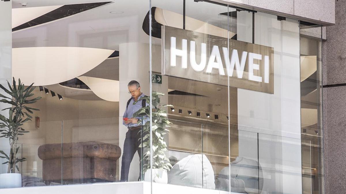 Huawei предложила в субаренду до 50% своего московского офиса — РБК