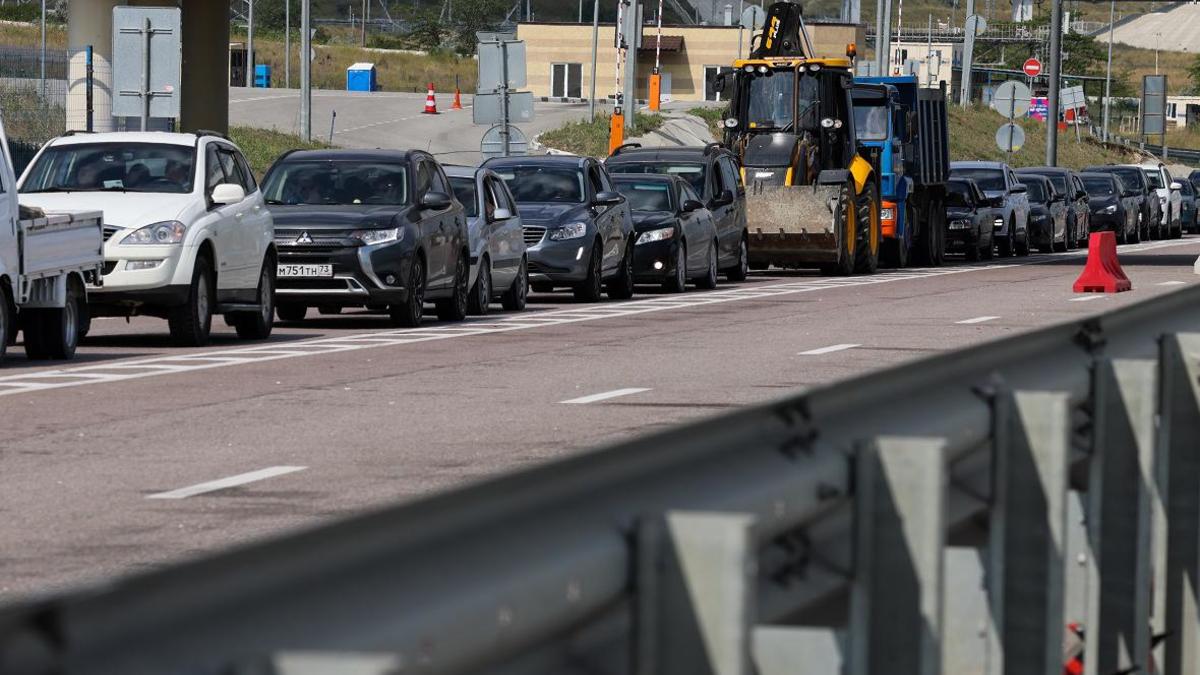 На Крымском мосту в третий раз за ночь перекрыли автомобильное движение —  РБК