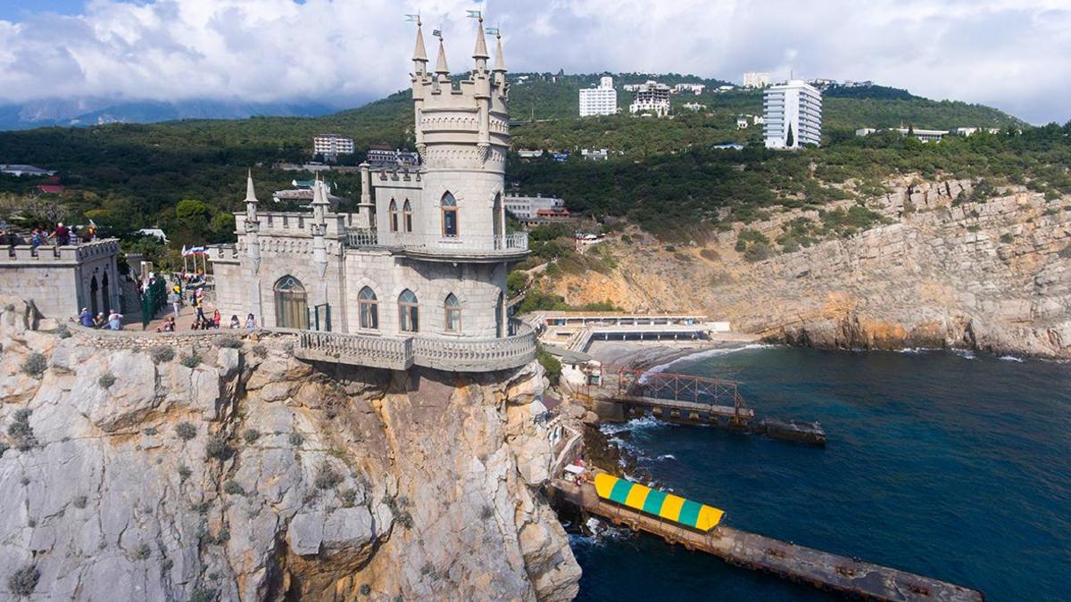 Жуынатын бөлмеде анаммен порно көру