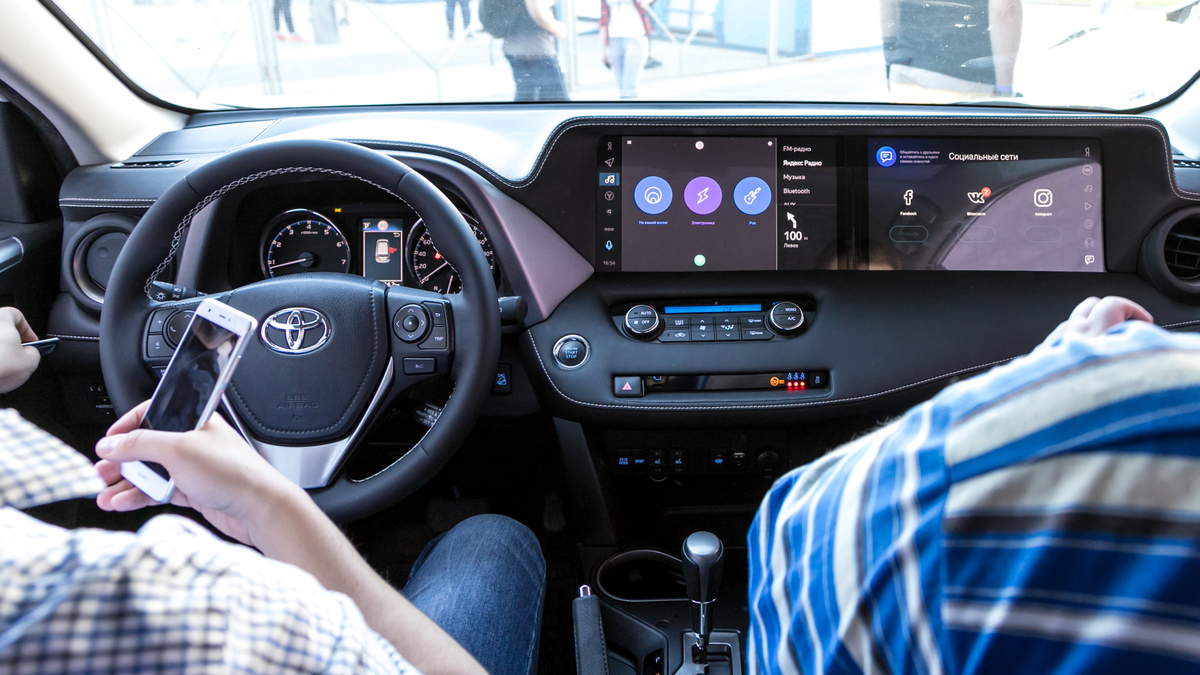 Представлен демомобиль на базе Toyota RAV4 с платформой «Яндекс.Авто» ::  Autonews