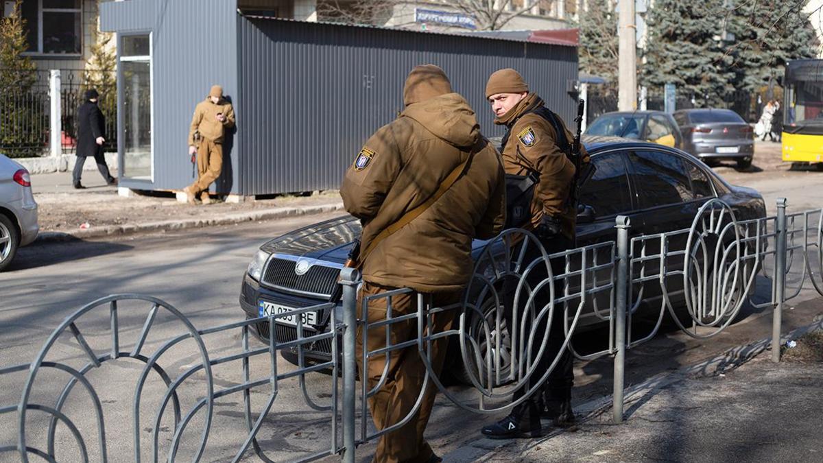 На Украине начали проверку мобилизации волонтера пьяными военкомами — РБК