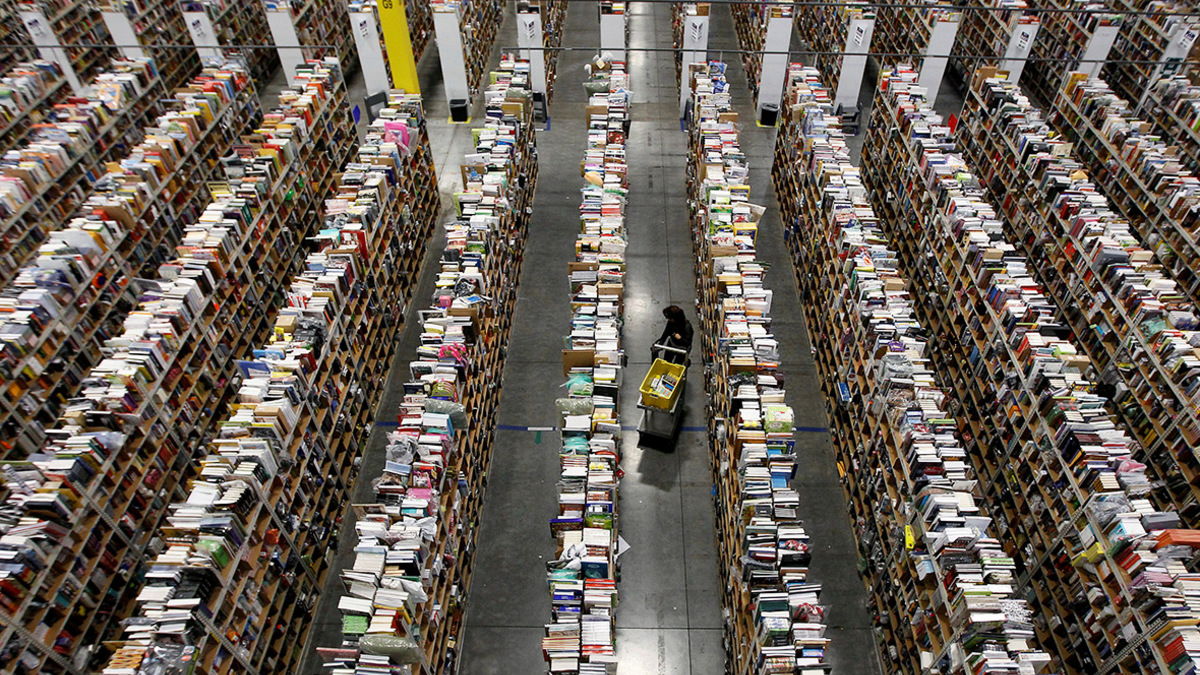 Склад компании Amazon в Фениксе
