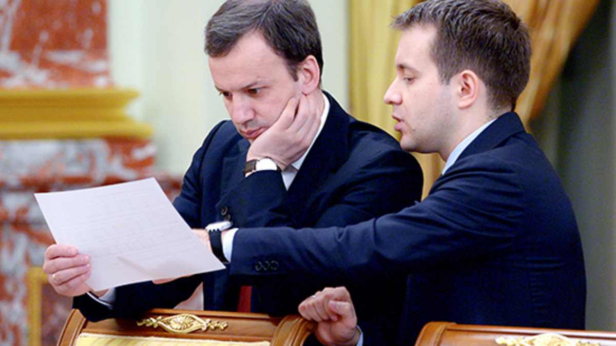Вице-премьер РФ Аркадий Дворкович и министр связи и массовых коммуникаций РФ Николай Никифоров (слева направо). Архивное фото