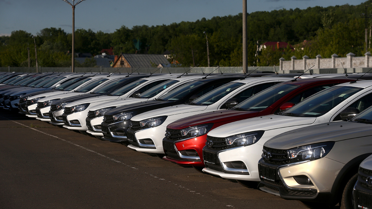 Lada Vesta за лето обогнала по продажам корейскую Kia Rio — РБК