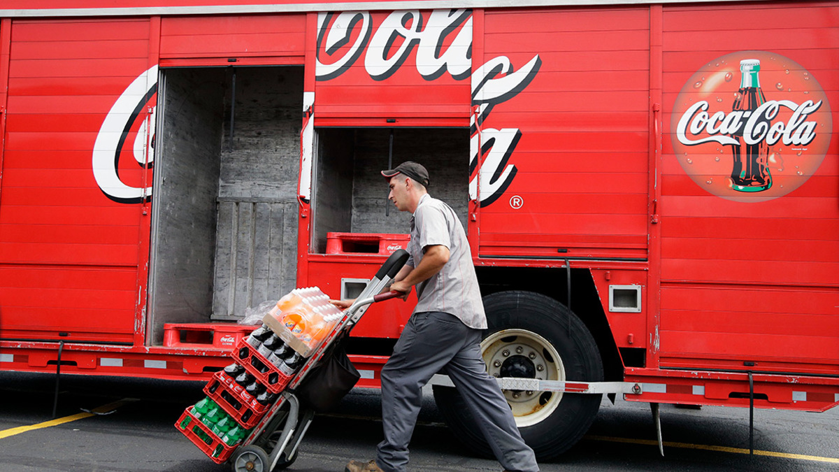 Coca-Cola выпустила на рынок первый алкогольный напиток — РБК