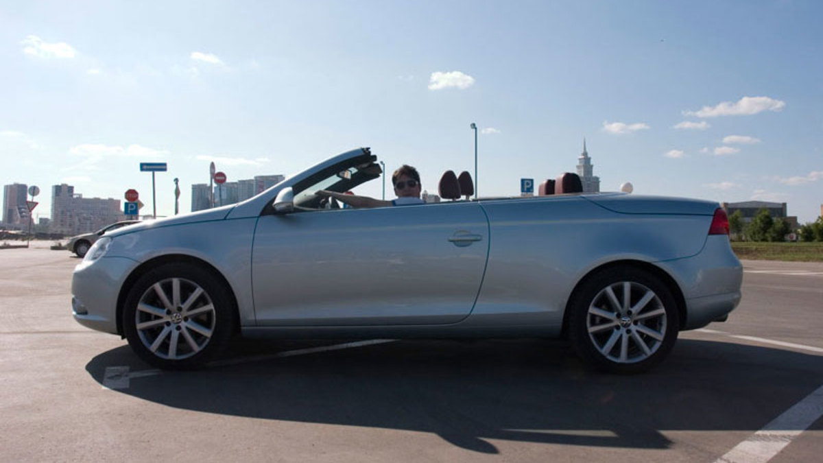 Кабриолет Volkswagen Eos сносит крышу :: Autonews