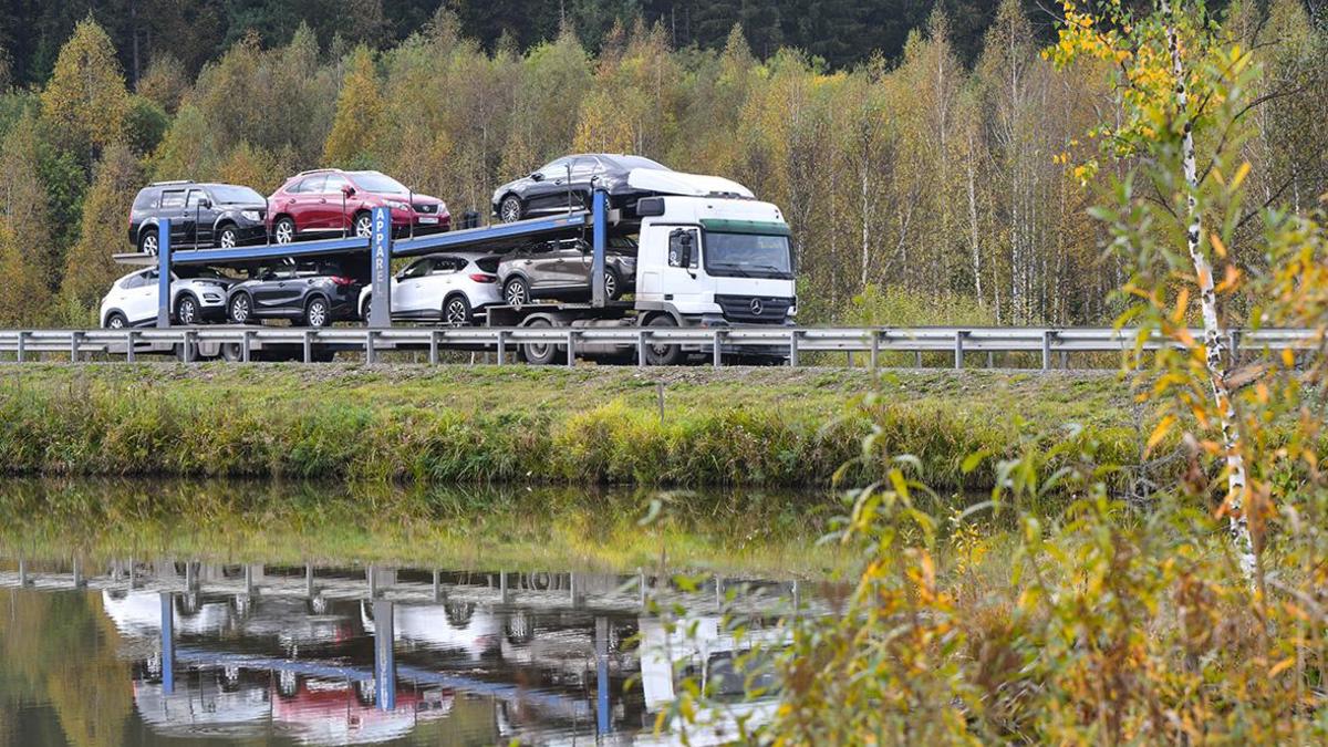 Евросоюз запретит экспорт в Белоруссию дорогих машин и предметов роскоши —  РБК