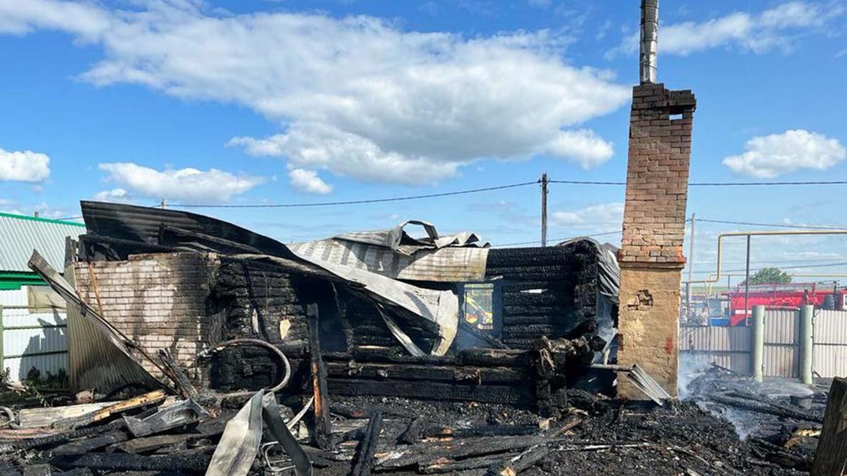 В Татарстане при пожаре в частном доме погибли четверо детей — РБК