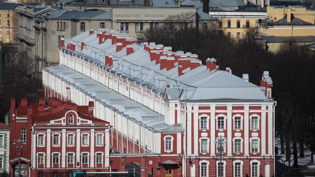 В Петербурге демонтировали заподозренный в экстремизме памятник — РБК