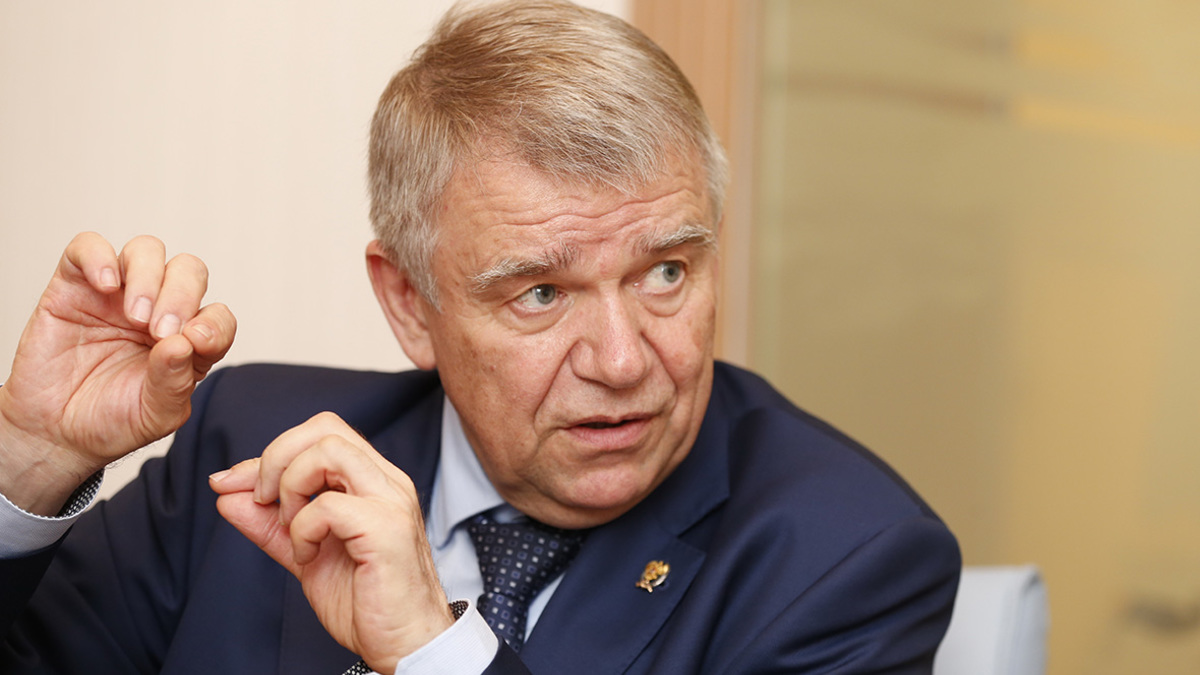 Валентин Пармон