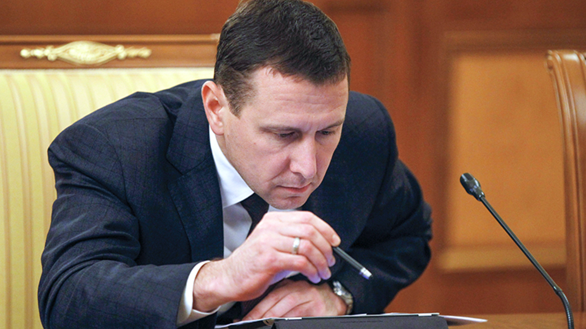 Олег Говорун
Должность: начальник управления президента Российской Федерации
Семейный доход за 2014 год: 114,3 млн руб.
Личный доход за 2014 год: 114 млн руб.
Семейный доход за 2013 год: 10,5 млн руб.
Личный доход за 2013 год: 10,5 млн руб.