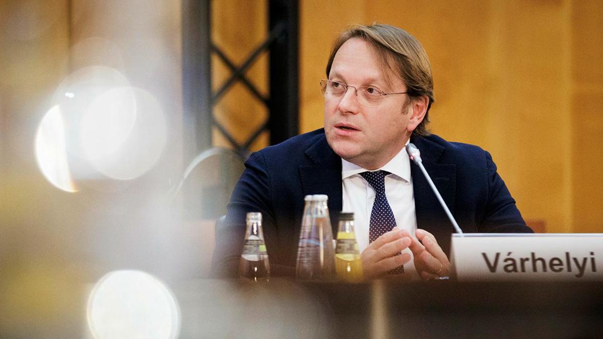 Оливер Вархели