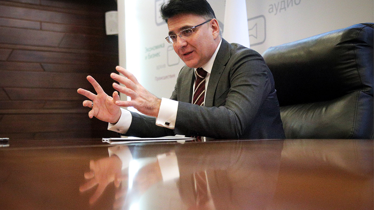 Александр Жаров