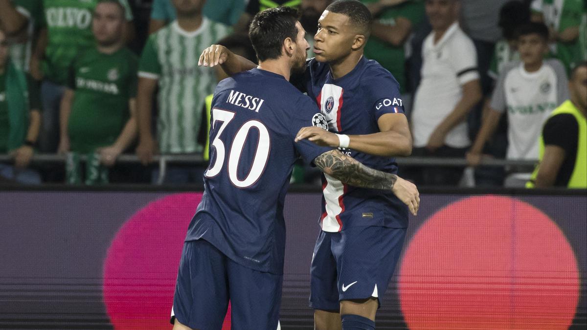 Список самых высокооплачиваемых футболистов мира — кто получает наибольшие зарплаты? Список самых высокооплачиваемых футболистов мира