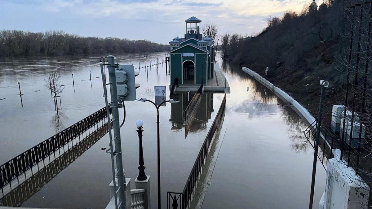 Уровень воды Урала у Оренбурга достиг 10 м — РБК