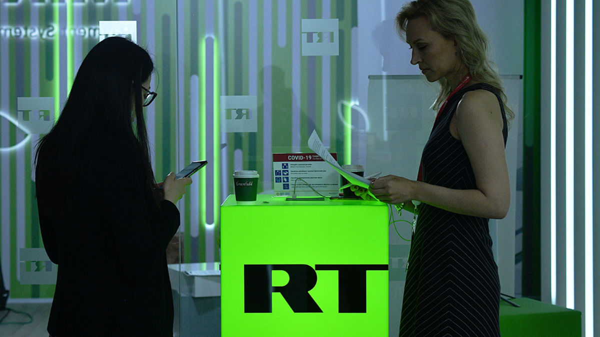 Власти Евросоюза решили запретить RT — РБК