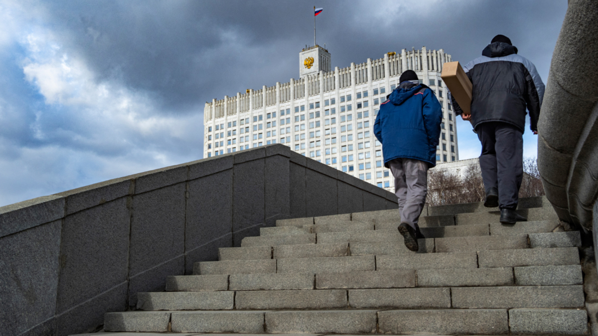 Вид на здание Правительства РФ
