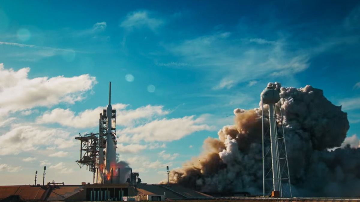 Фото: Скриншот запуска сверхтяжелой ракеты-носителя Falcon Heavy