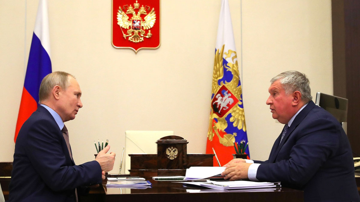 Владимир Путин и Игорь Сечин