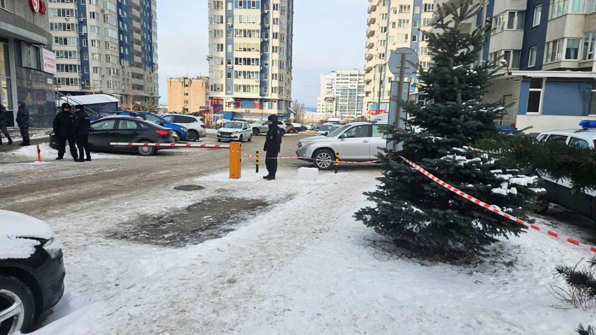 В Самаре возле жилой многоэтажки нашли три трупа — РБК