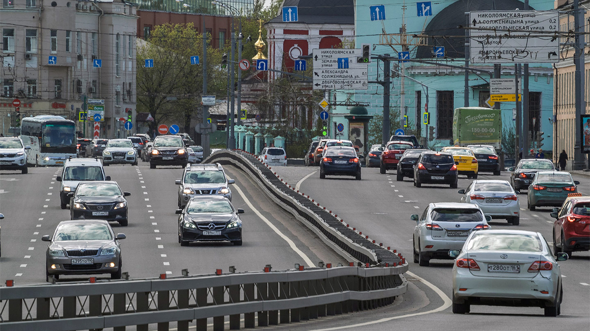 Есть риск вылететь на встречку». Названы 8 самых опасных дорог Москвы ::  Autonews