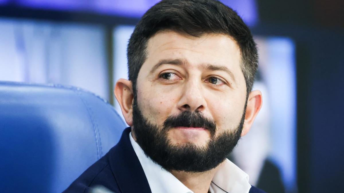 Михаил Галустян