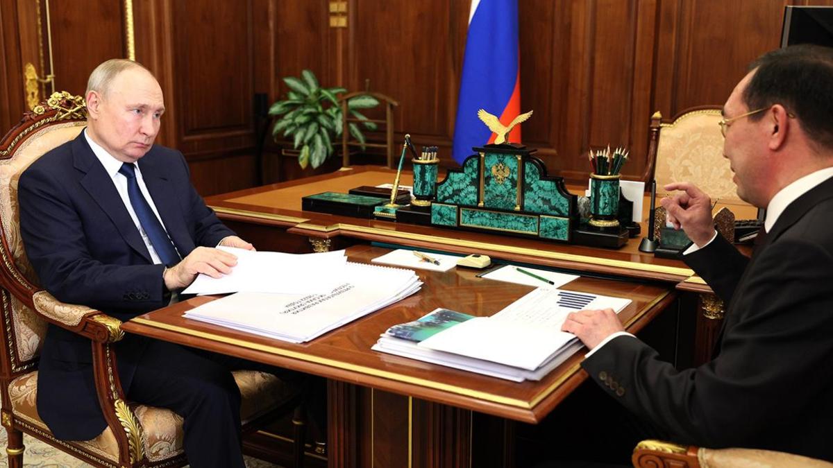 Владимир Путин и Айсен Николаев