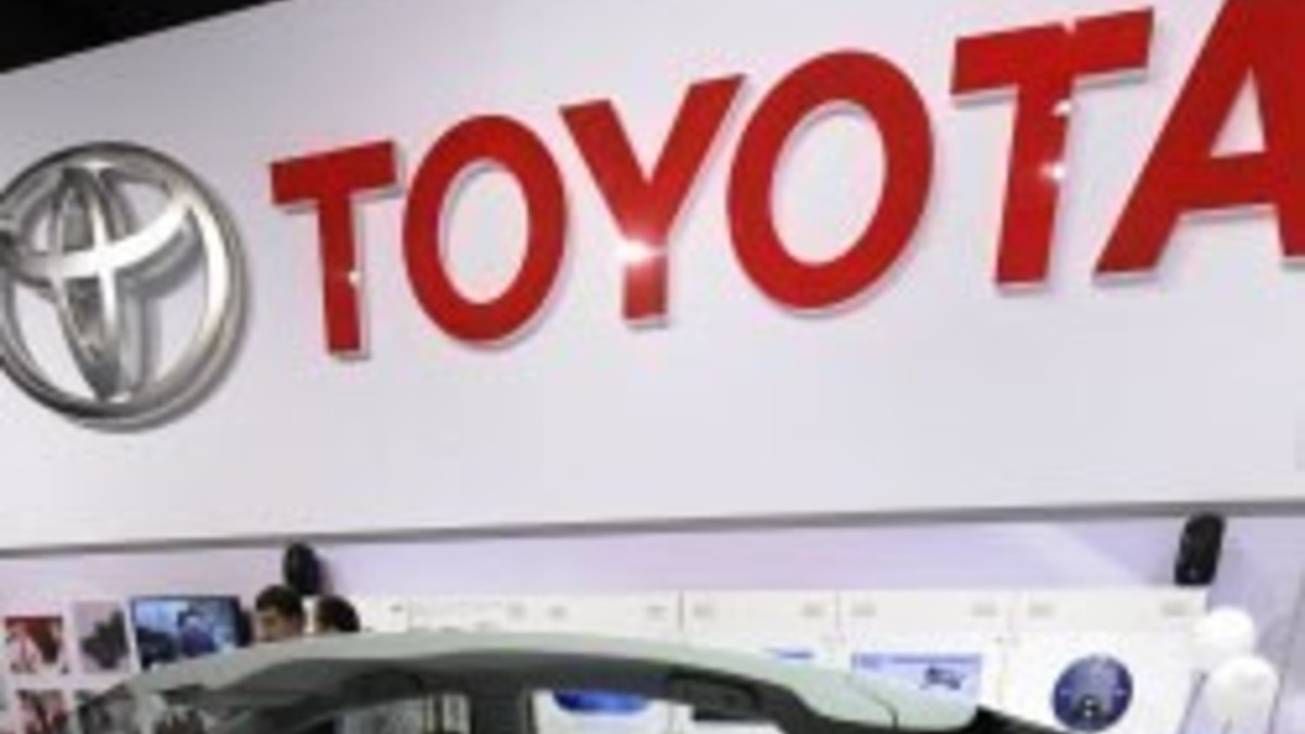 Прибыль Toyota упала на треть, но прогноз повышен — РБК