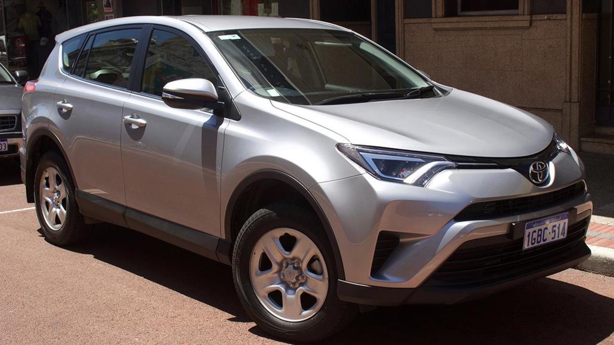 Модель RAV4, выпускавшаяся в 2013-2018 годах