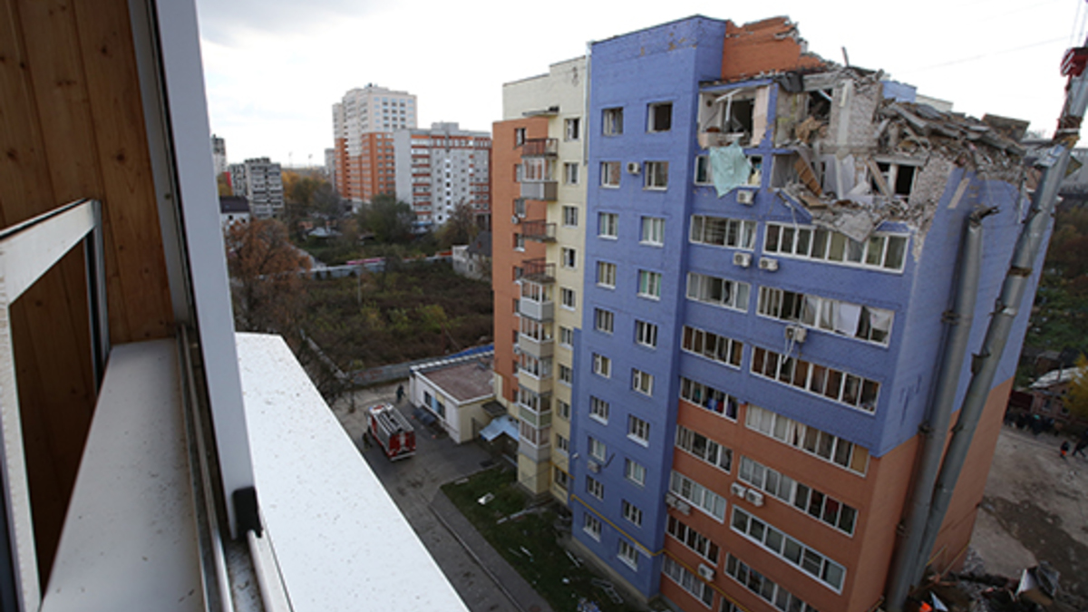 В Сети появилось видео момента взрыва в жилом доме в Рязани — РБК