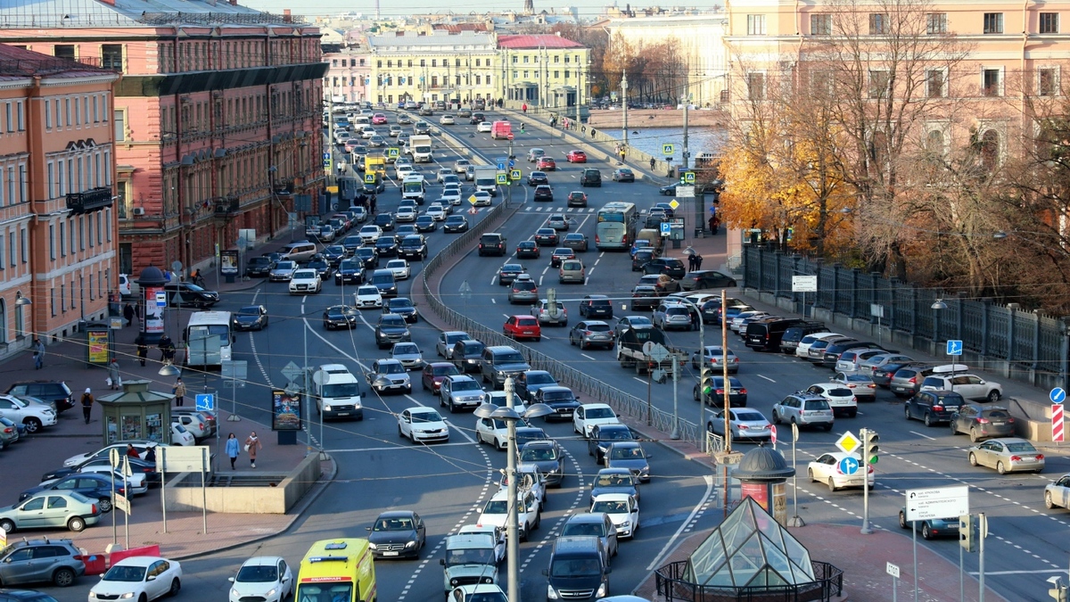 На площади в центре Петербурга появился новый охраняемый объект — РБК