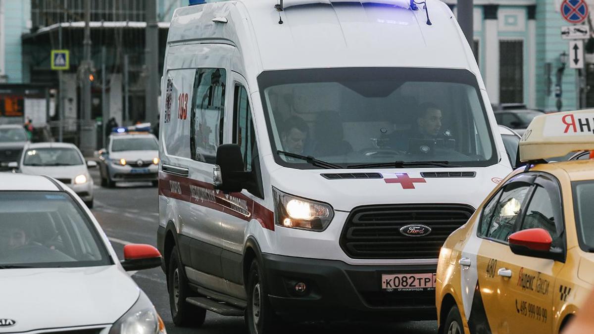 В Москве на скорую установили регистратор не пропускающих ее водителей — РБК