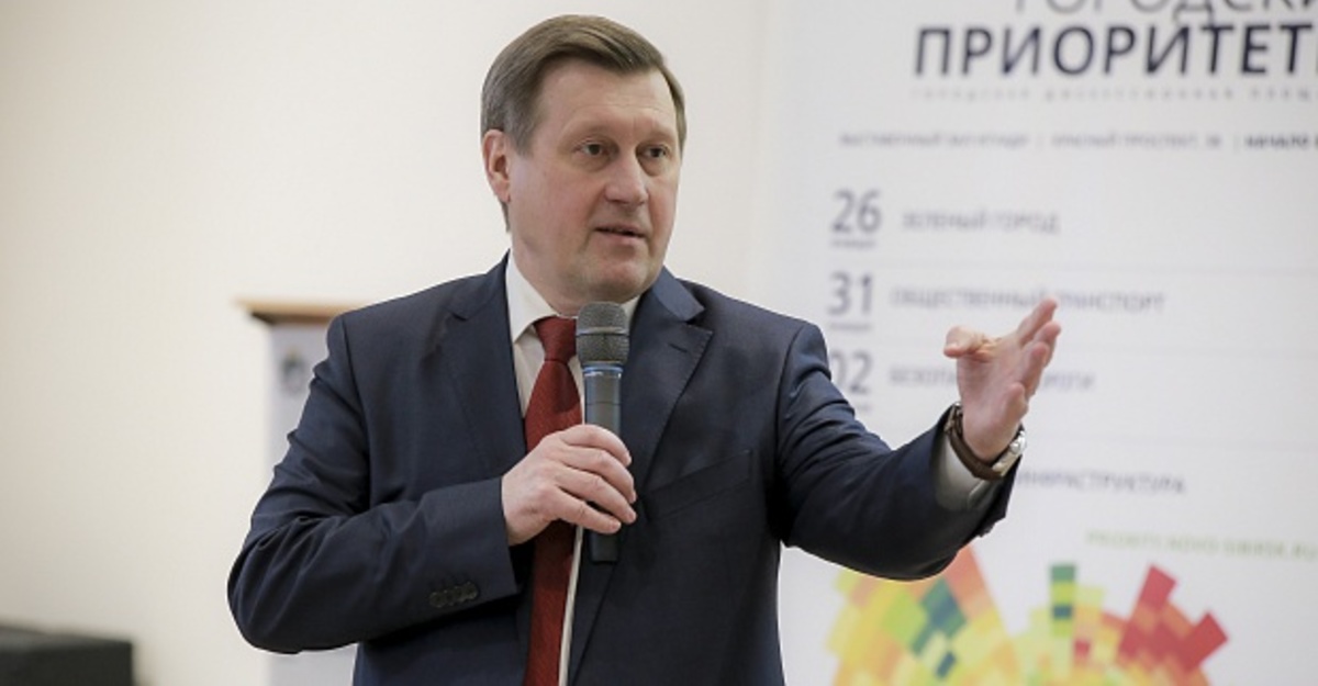 Заинтересованность в решении самых острых проблем городского развития, готовность спорить в поисках компромисса и выработка совместных взвешенных решений — таким был формат взаимодействия мэрии и Горсовета в прошедшем году (из выступления Анатолия Локотя)