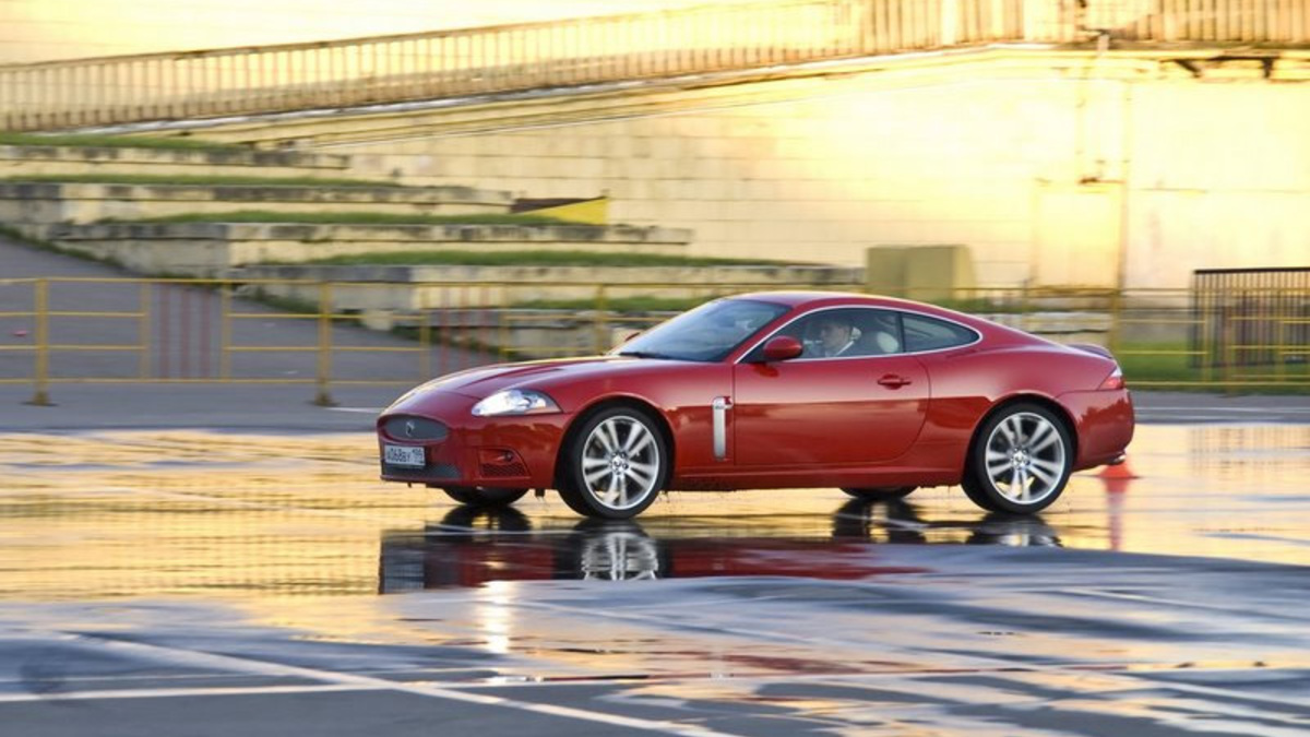 C Jaguar XKR трудно привыкать к хорошему :: Autonews