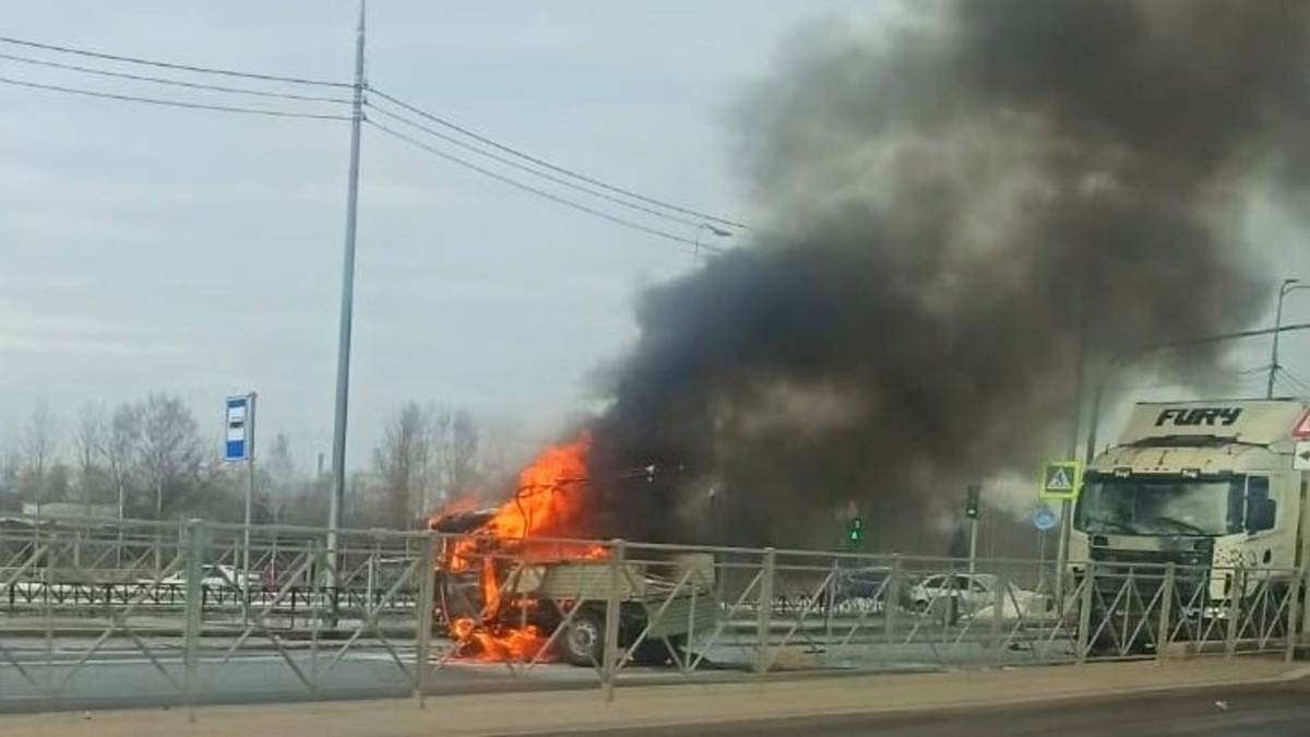 В Петербурге задержан водитель фуры, устроивший резонансное ДТП — РБК