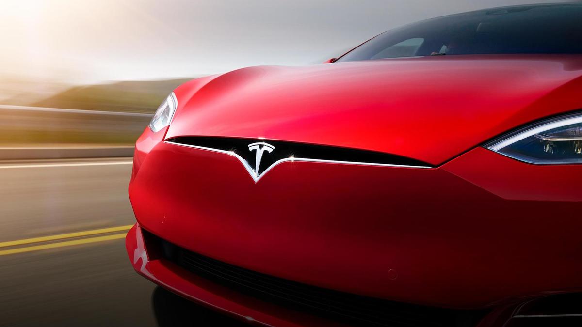Символ статуса и инноваций: грандиозные автомобили Tesla