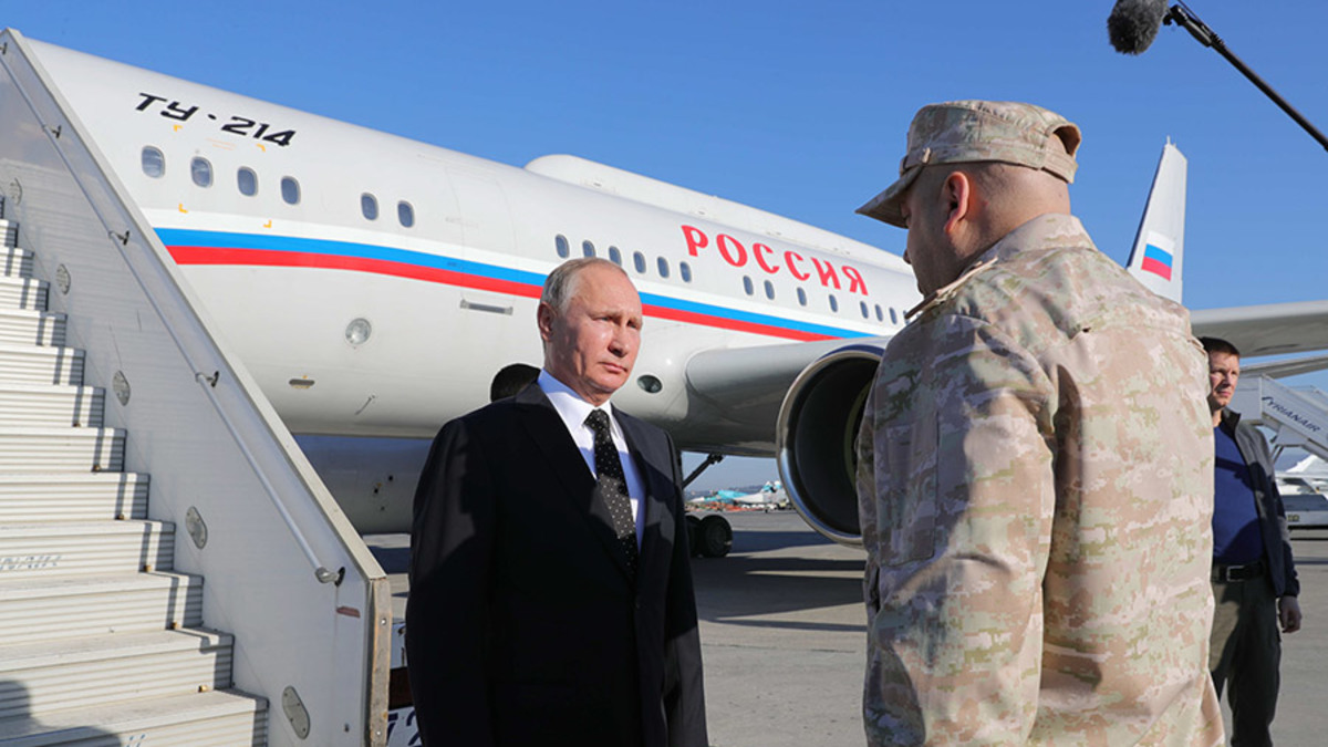 Президент России Владимир Путин прибыл на российскую авиабазу Хмеймим, где отдал приказ о выводе частей группировки российских войск