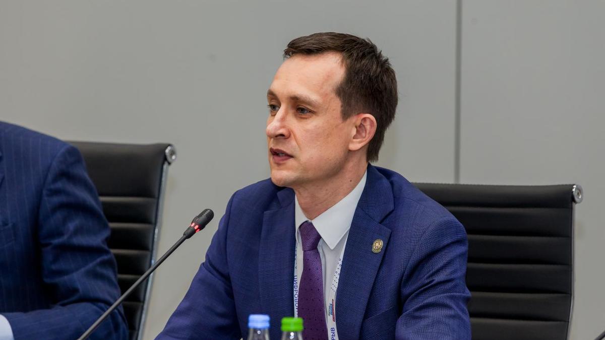 министр Айрат Хайруллин