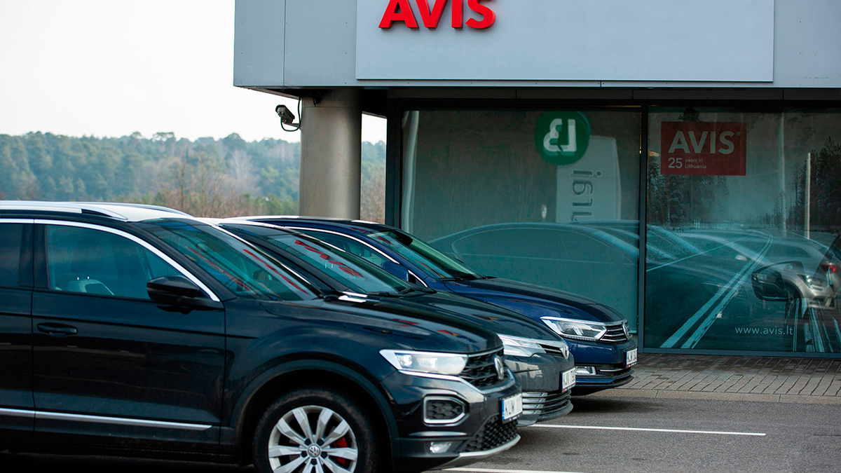 Avis приостановил прокат автомобилей в России :: Autonews