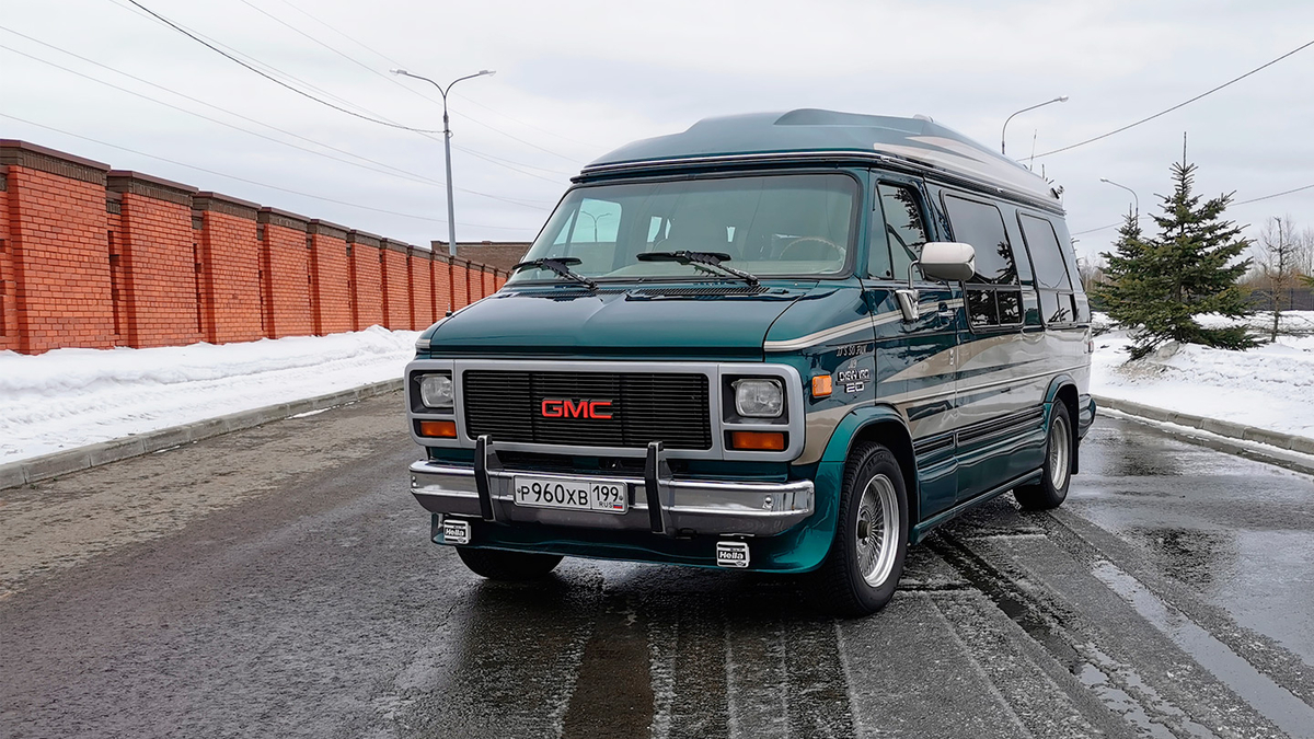 Автобус с сюрпризом. Тест-драйв необычного Chevy Van :: Autonews