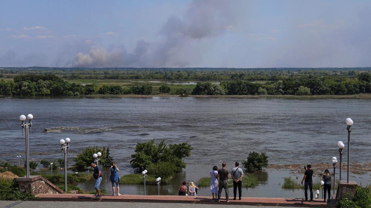 В Белом доме отказались назвать виновных в разрушении Каховской ГЭС — РБК