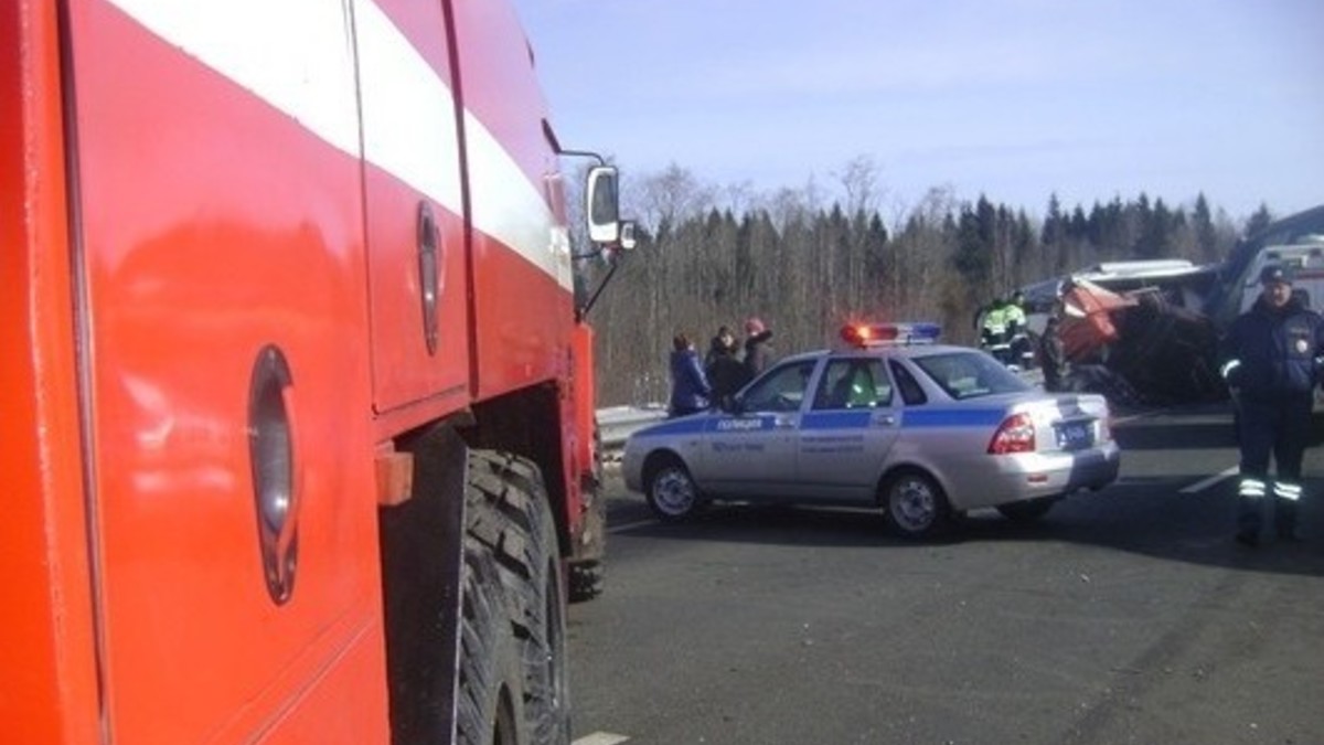 Родственники погибших в ДТП петербуржцев выехали в Череповец на опознание —  РБК