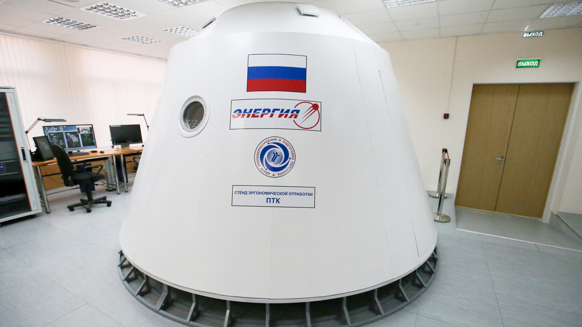 Макет пилотируемого транспортного корабля нового поколения «Федерация»