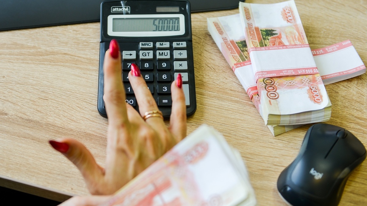 Согласно официальному документу, заработная плата руководителей изменится благодаря увеличению базовой ставки оклада