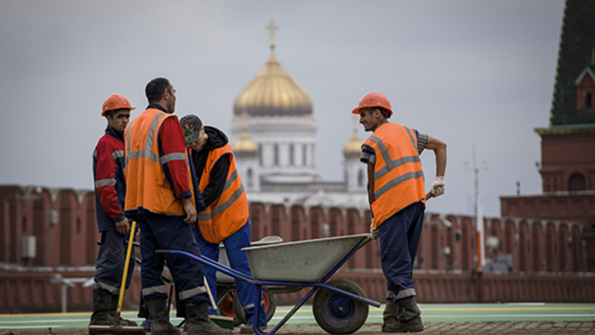 Расследование РБК: кто зарабатывает на мигрантах — РБК