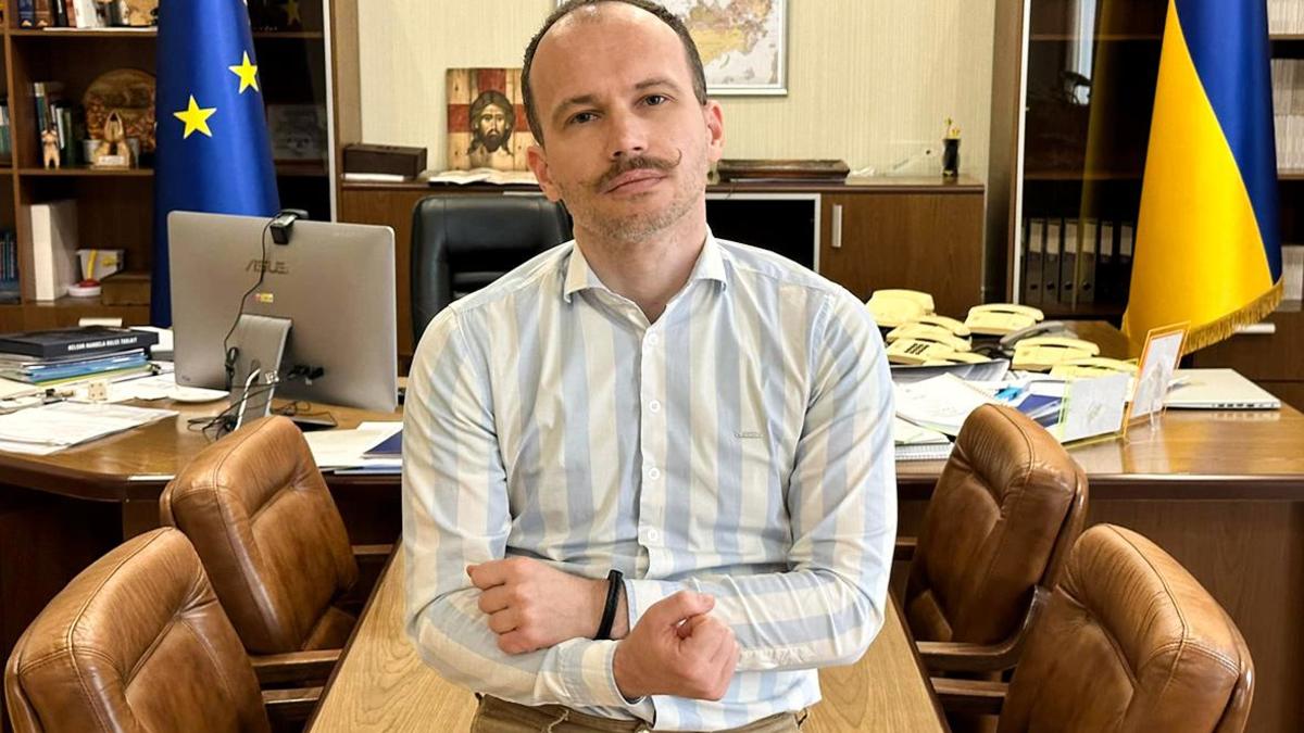 Денис Малюська