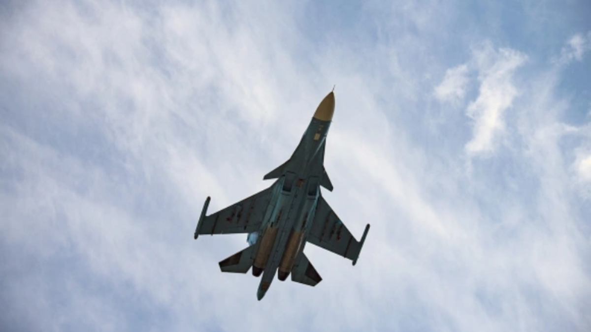 Истребитель-бомбардировщик Су-34 (Фото: Валентин Капустин / РИА Новости)